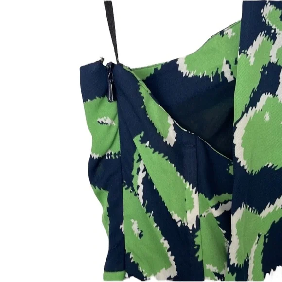 Tory Burch Eloriane Navy/Green Leaf Print Silk
Halter Dress Size 8 - Picture 6 of 14